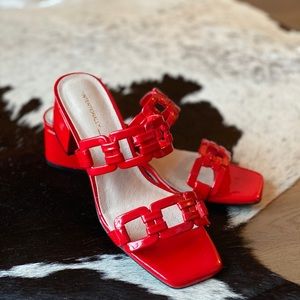 Intentionally Blank - size8 leather low heel rouge